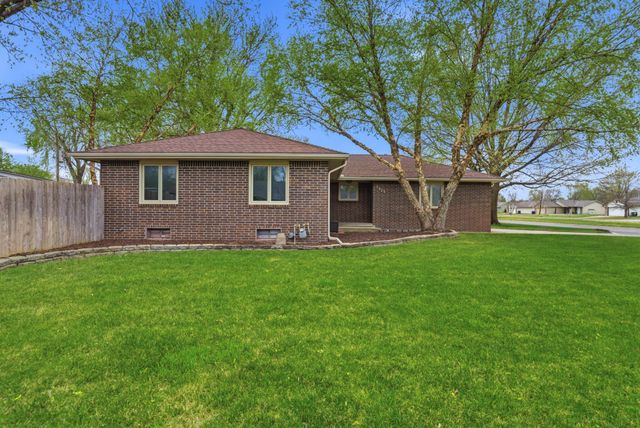 1615 N HOLLAND LN, Wichita, KS 67212