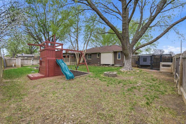 1615 N HOLLAND LN, Wichita, KS 67212