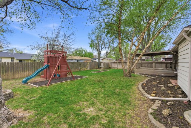 1615 N HOLLAND LN, Wichita, KS 67212