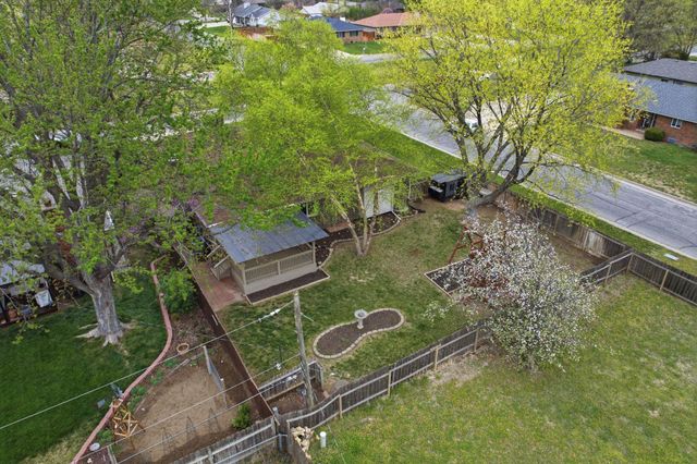 1615 N HOLLAND LN, Wichita, KS 67212