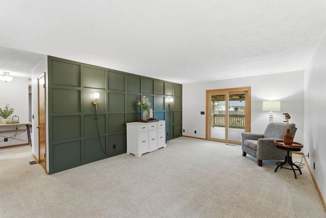 1615 N HOLLAND LN, Wichita, KS 67212