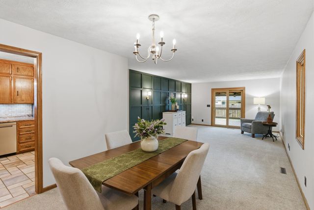 1615 N HOLLAND LN, Wichita, KS 67212