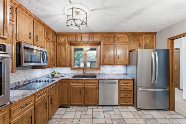 1615 N HOLLAND LN, Wichita, KS 67212