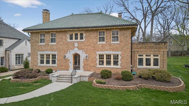 630 Sherwood Drive, Webster Groves, MO 63119