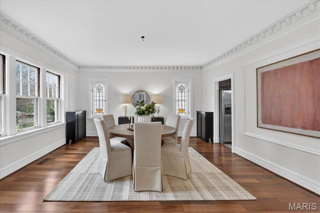 630 Sherwood Drive, Webster Groves, MO 63119