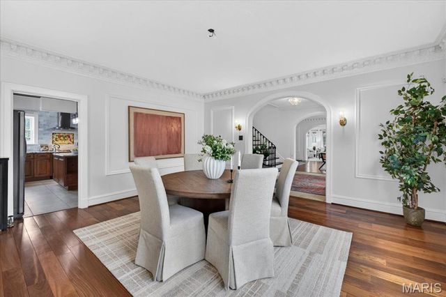 630 Sherwood Drive, Webster Groves, MO 63119