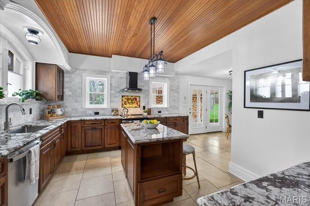 630 Sherwood Drive, Webster Groves, MO 63119