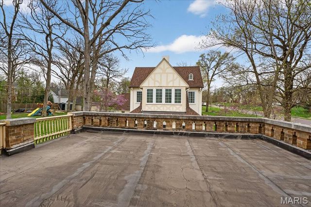 630 Sherwood Drive, Webster Groves, MO 63119