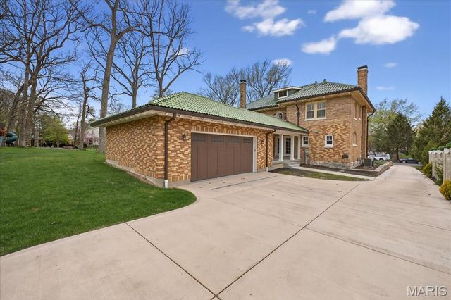 630 Sherwood Drive, Webster Groves, MO 63119