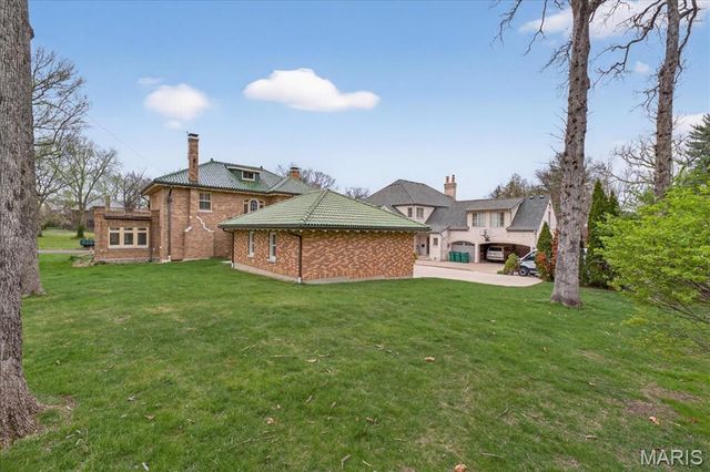 630 Sherwood Drive, Webster Groves, MO 63119