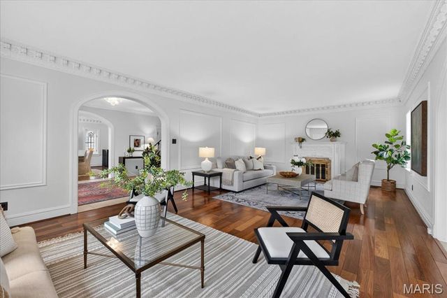 630 Sherwood Drive, Webster Groves, MO 63119