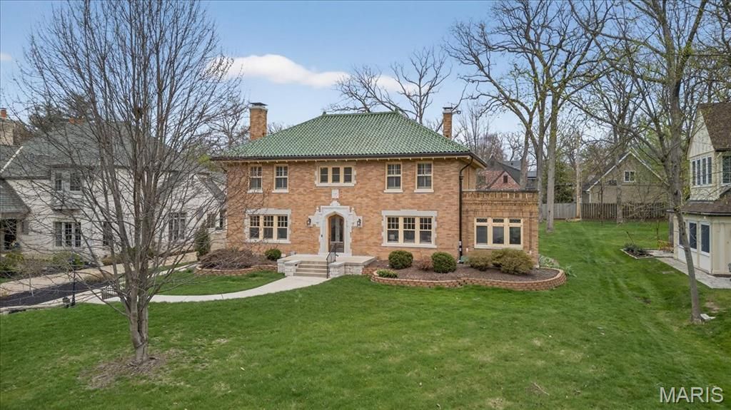 630 Sherwood Drive, Webster Groves, MO 63119