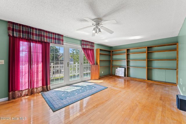 906 20th Avenue N, North Myrtle Beach, SC 29582