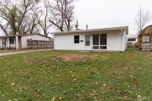 1109 Saint Helena Drive, Cahokia, IL 62206