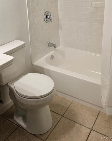 1109 Saint Helena Drive, Cahokia, IL 62206