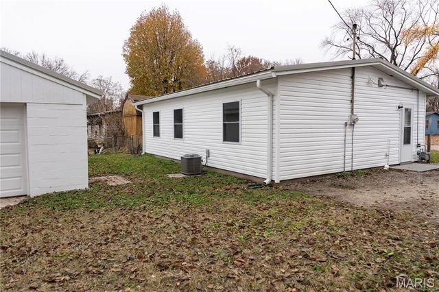 1109 Saint Helena Drive, Cahokia, IL 62206