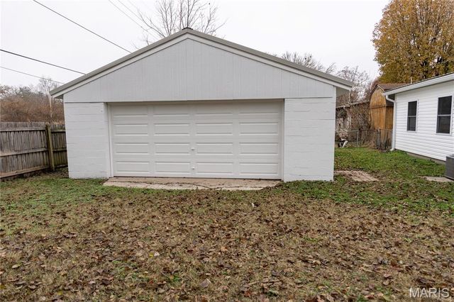 1109 Saint Helena Drive, Cahokia, IL 62206