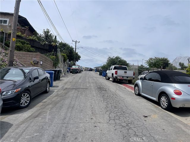 1369 Volney, Los Angeles, CA 90063