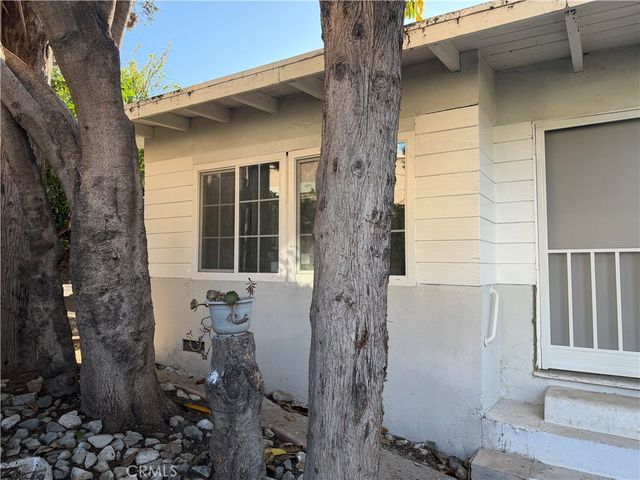 1369 Volney, Los Angeles, CA 90063