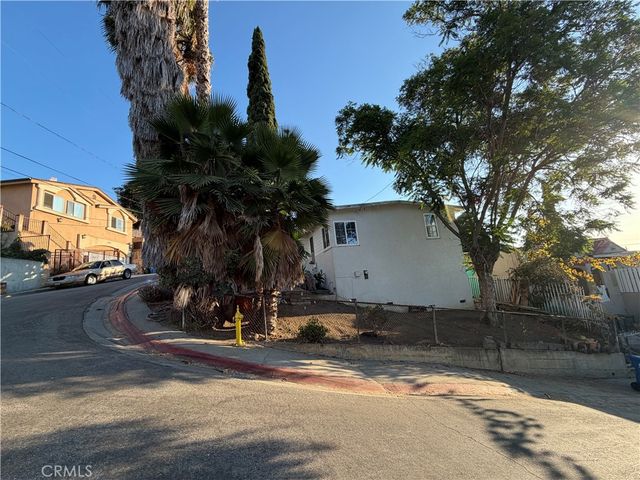 1369 Volney, Los Angeles, CA 90063