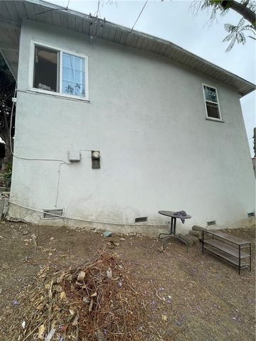 1369 Volney, Los Angeles, CA 90063