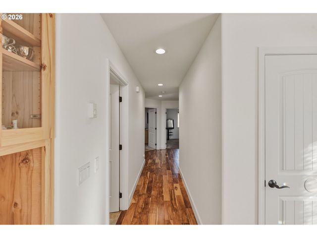 947 HAILEY Ln, Bandon, OR 97411