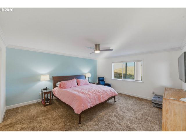 947 HAILEY Ln, Bandon, OR 97411