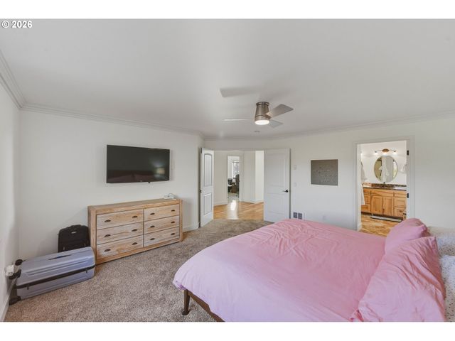 947 HAILEY Ln, Bandon, OR 97411