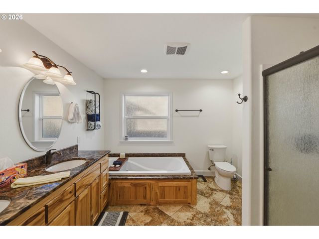 947 HAILEY Ln, Bandon, OR 97411