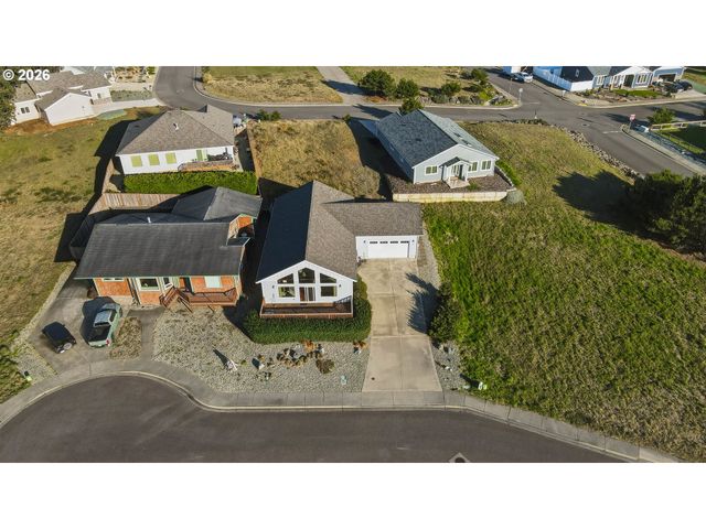 947 HAILEY Ln, Bandon, OR 97411