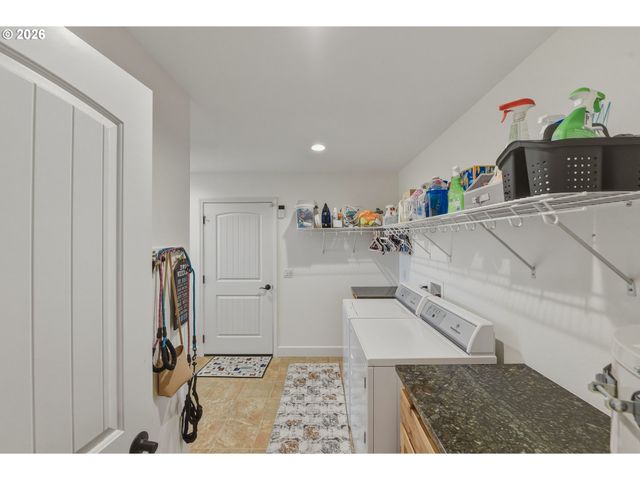 947 HAILEY Ln, Bandon, OR 97411