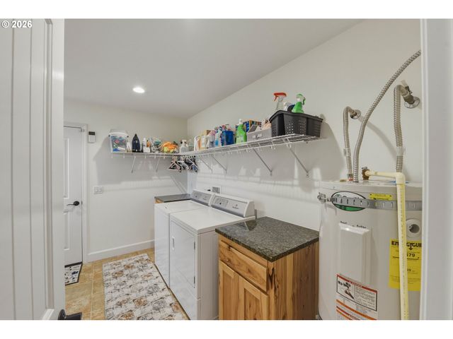 947 HAILEY Ln, Bandon, OR 97411