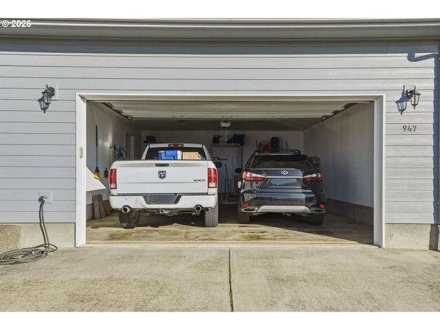 947 HAILEY Ln, Bandon, OR 97411