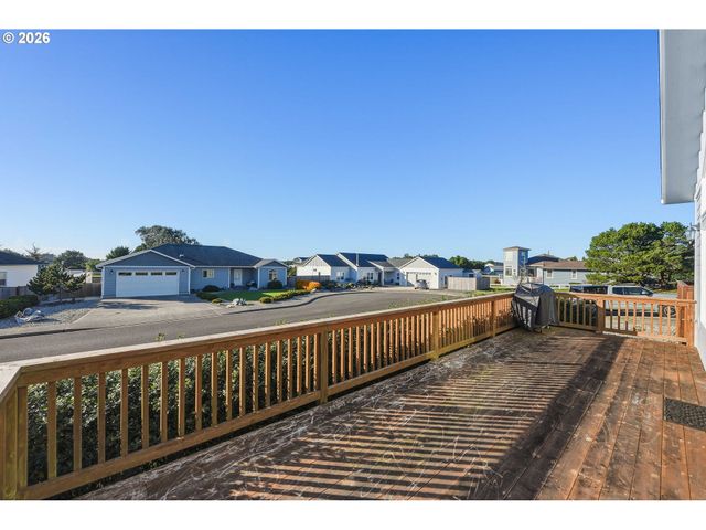 947 HAILEY Ln, Bandon, OR 97411