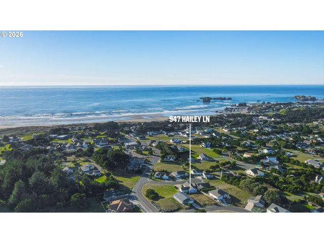947 HAILEY Ln, Bandon, OR 97411