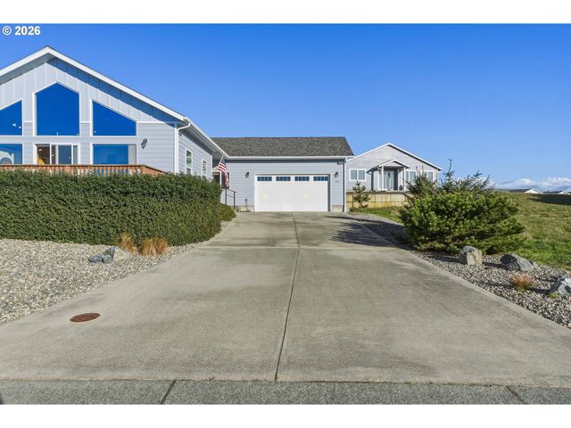 947 HAILEY Ln, Bandon, OR 97411