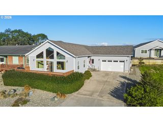947 HAILEY Ln, Bandon, OR 97411