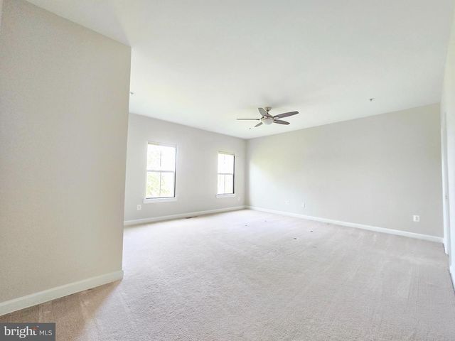 207 COMMUNITY CENTER AVE #207, Gaithersburg, MD 20878