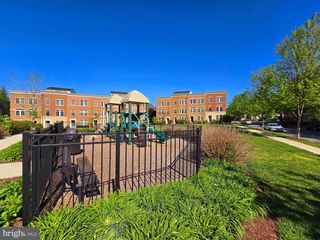 207 COMMUNITY CENTER AVE #207, Gaithersburg, MD 20878