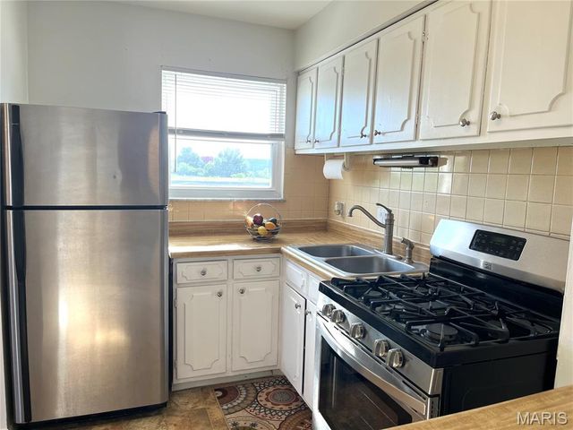6954 Colonial Woods Drive 80, Mehlville, MO 63129