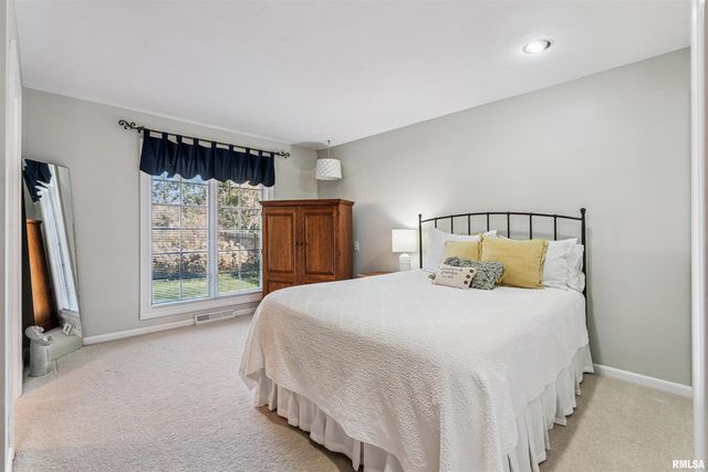 3905 25TH Avenue Court, Rock Island, IL 61201