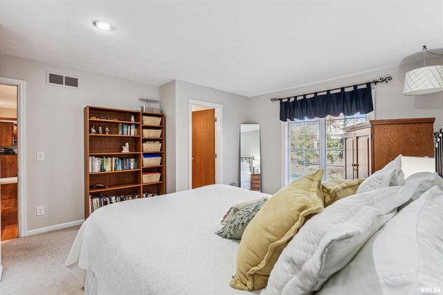 3905 25TH Avenue Court, Rock Island, IL 61201