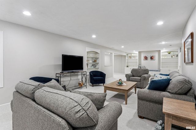 3905 25TH Avenue Court, Rock Island, IL 61201