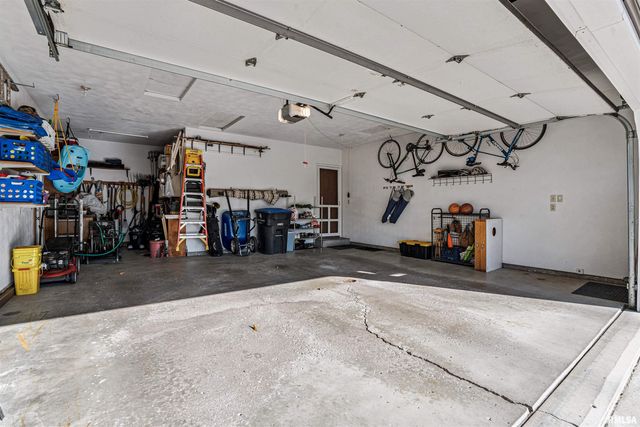 3905 25TH Avenue Court, Rock Island, IL 61201