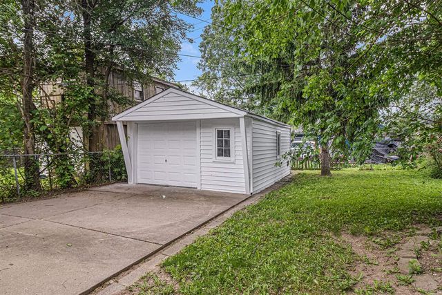 20846 Hampton Street, Harper Woods, MI 48225