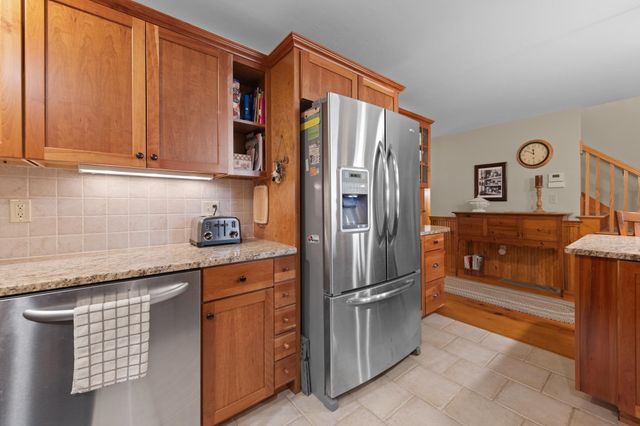33 Arrowhead Point Road, Bristol, NH 03222