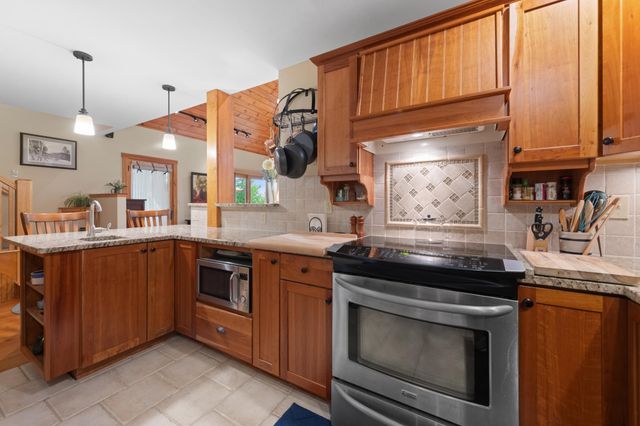 33 Arrowhead Point Road, Bristol, NH 03222