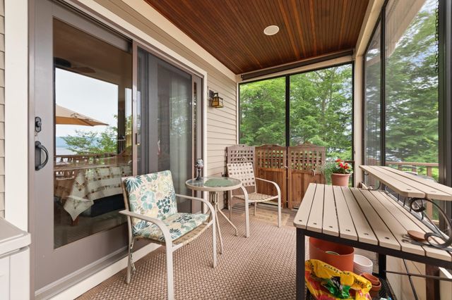 33 Arrowhead Point Road, Bristol, NH 03222