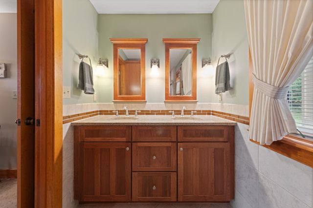 33 Arrowhead Point Road, Bristol, NH 03222