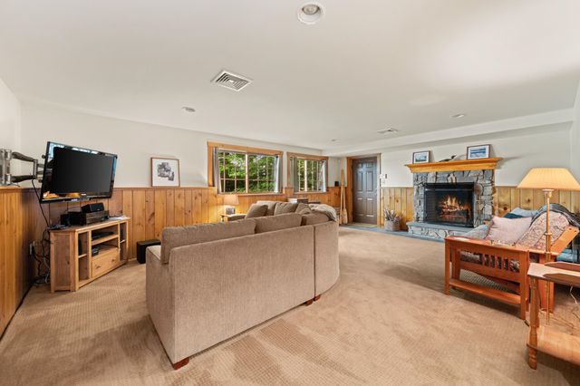 33 Arrowhead Point Road, Bristol, NH 03222